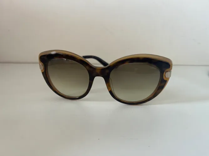 Óculos escuros marca Salvatore Ferragamo