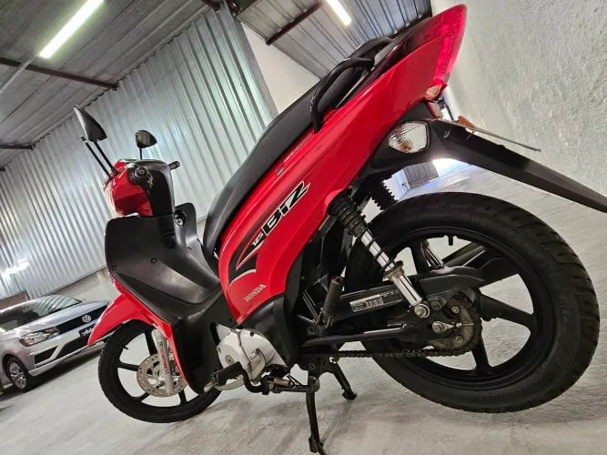BIZ 125 EX 2015 ÚNICA DONA
