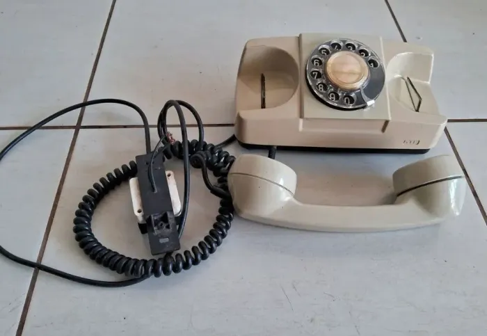 Telefone antigo