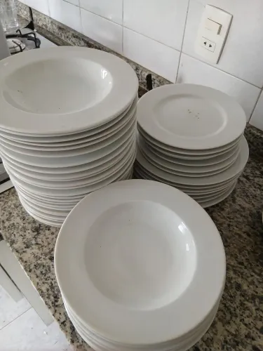 45 Pratos brancos