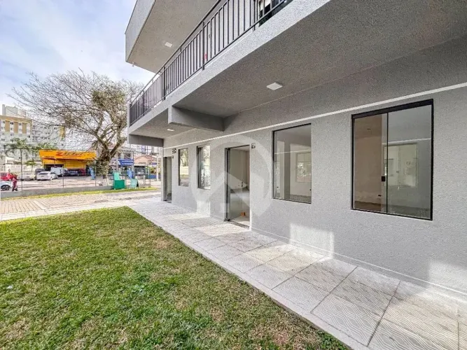 Loja comercial para locação no Bairro Novo Mundo em Curitiba