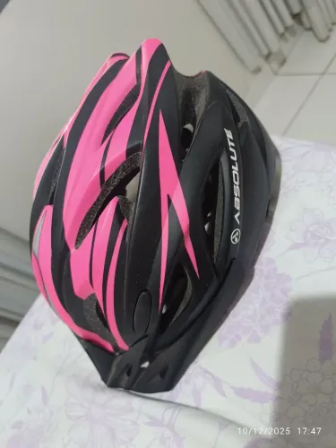 Capacete ciclista bike marca ABSOLUTE cor rosa, muito novo