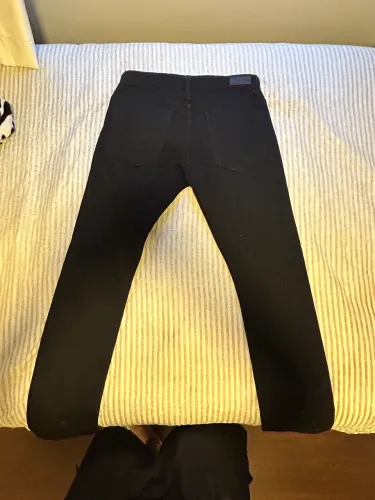 Calça Skinny da marca Request, tamanho 40 usada somente 2 vezes
