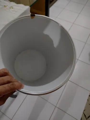 Lixeira  Branca e Preta nova
