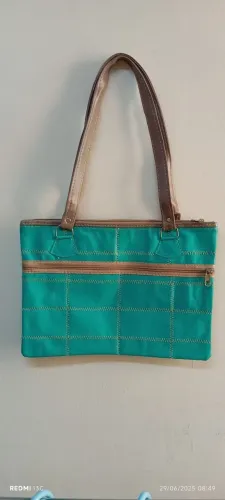 Bolsa Em Retalho De Couro Azul