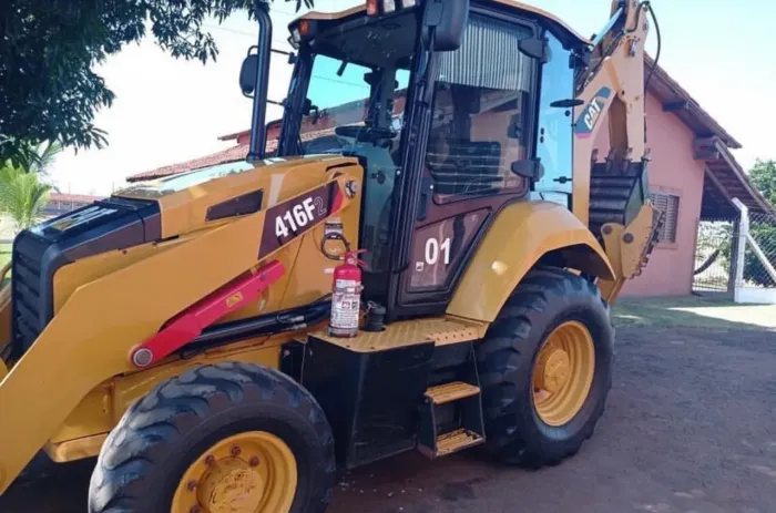 Retroescavadeira Caterpillar 416F2 16/16 - Parcele 