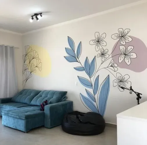 Decoração com pintura floral