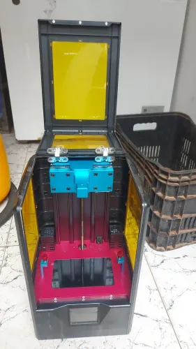 Impressora 3D semi nova
