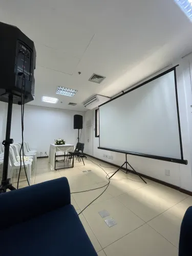 Locação Projetor e Telão chama no WhatsApp