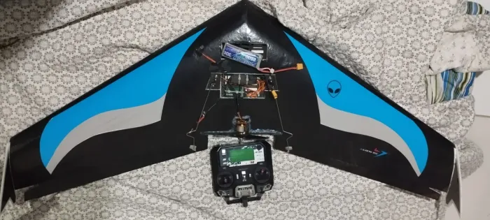 Aeromodelo Alien RC - Asa Voadora 120cm completa