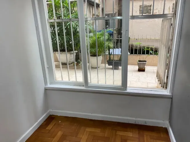 Imóvel para aluguel com 75 m2 com 2 quartos em Copacabana - Rio de Janeiro - RJ