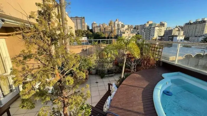 Cobertura com 142 metros 2 quartos 2 vagas no bairro Mont Serrat - Porto Alegre - RS