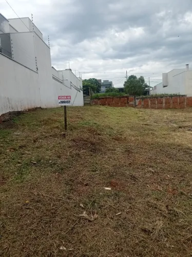 Vende-se terreno no jardim imigrantes 