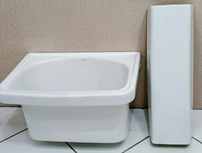 LINDO TANQUE DE LAVAR ROUPA (DECA)