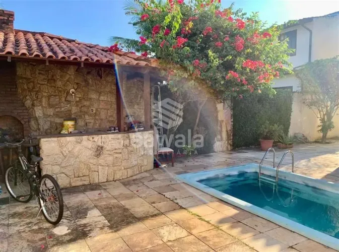 CASA DUPLEX - 210m² - 4 QUARTOS - 1 SUÍTE - 3 VAGAS