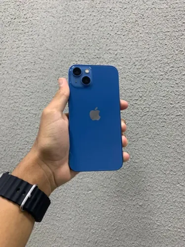 iPhone 13 azul