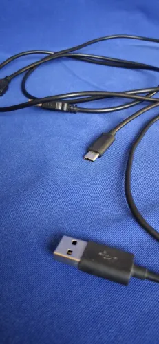 Cabos USBC e USB mini tipo B