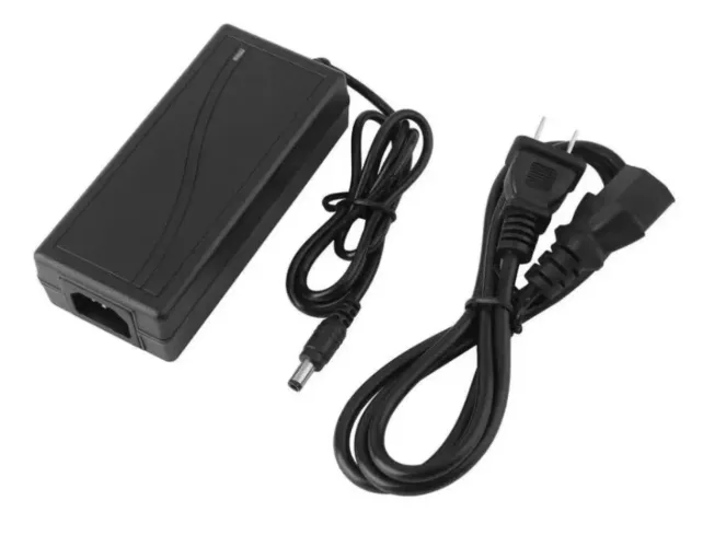 Fonte carregador 12V 10A Bivolt AC DC plug P4