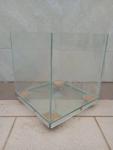 Cachepot Vidro 35x35cm com Rodinhas