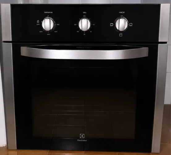 FORNO ELÉTRICO ELECTROLUX 80L INOX - POUCO USADO