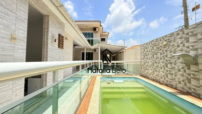 Casa Duplex com Piscina e Hidromassagem em Costazul