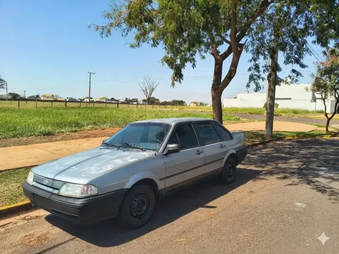 Ford Versailles GL 2.0i / 2.0 2P E 4P 1995
