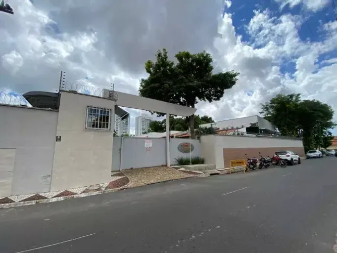 alugo casa em condominio vila carolina geg