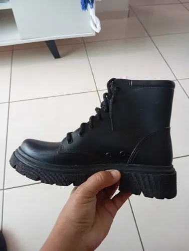 Vendo bota infantil