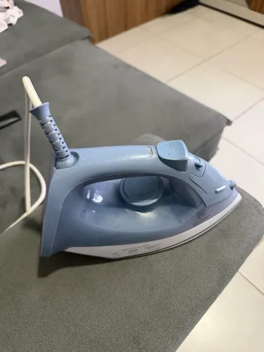 Ferro de Passar Roupa a Vapor e a Seco Electrolux - Efficient ESI10 Azul 