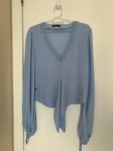 Blusa social gola V