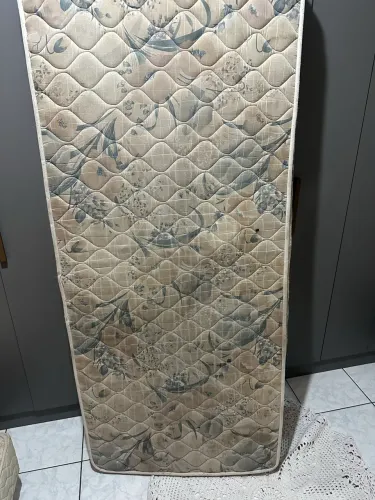 Box + colchão de solteiro