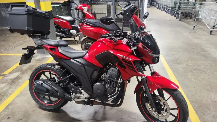 Fazer 250 Ano 2023 vermelha