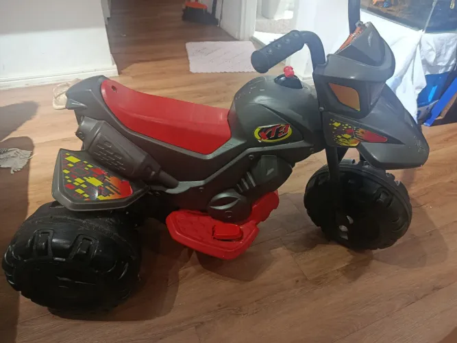 Moto elétrica infantil 