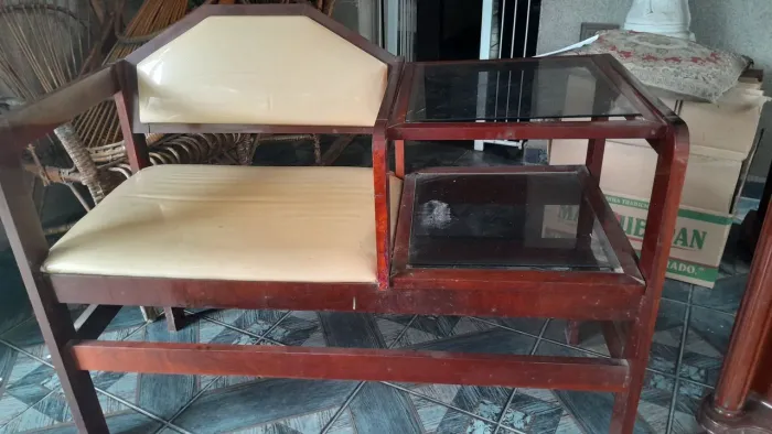Mesa de telefone retrô