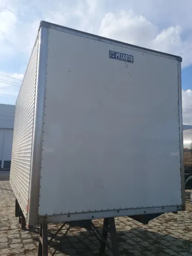 Baú semi novo - 2023 - R$ 19.000,00