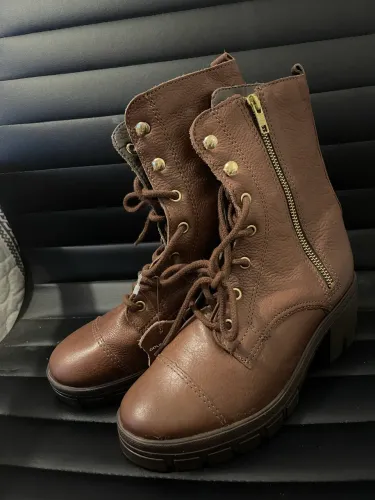 Bota 35