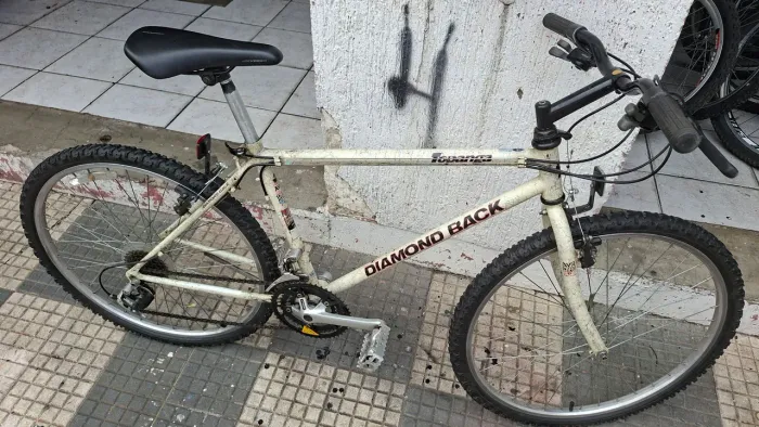 Bicicleta: DIAMOND BACK importada USA - Aro 26, 21 marchas, Ano 1992