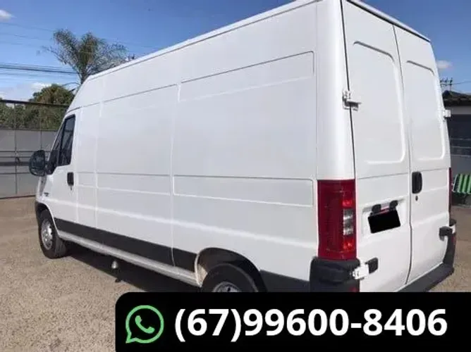 Van disponível para agregar ou realizar fretes
