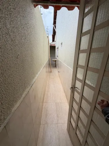 ALUGA-SE CASA EM VALPARAÍSO DE GOIÁS