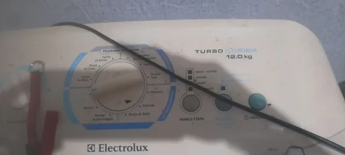 Maquina de lavar pra tirar peças ou arrumar vendo