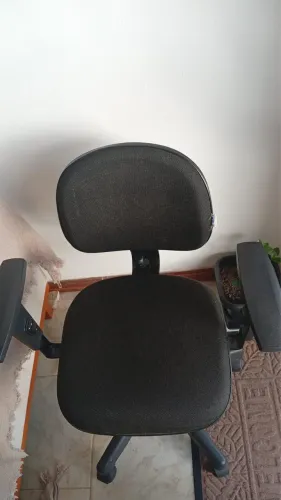 Cadeira de escritório simples
