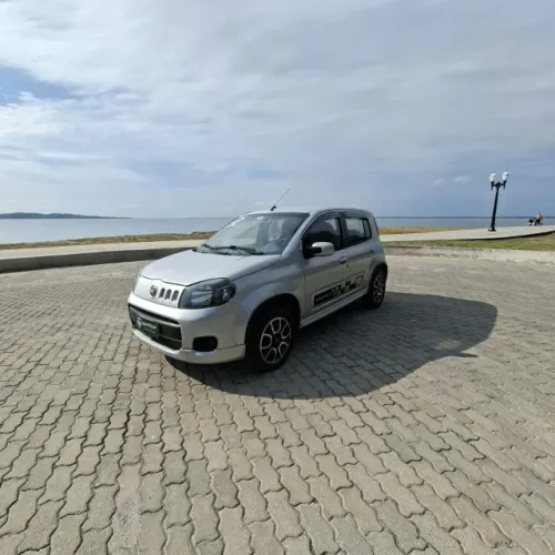 Fiat Uno Sporting 1.4 EVO Fire Flex 8V 4P 2012
