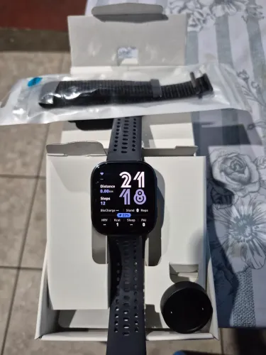 Vende-se relógio amazfit bip 6, acompanha uma pulseira extra e carregador original