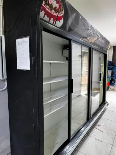 Refrigerador Gelopar 4 Portas vidro - seminovo