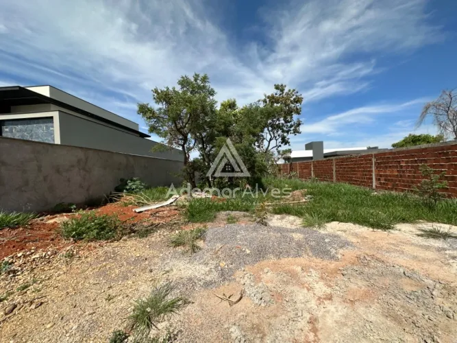 ALTO DA BOA VISTA, SOBRADINHO-DF, EXCELENTE LOTE NASCENTE E ESCRITURADO EM CONDOMINIO DE 5