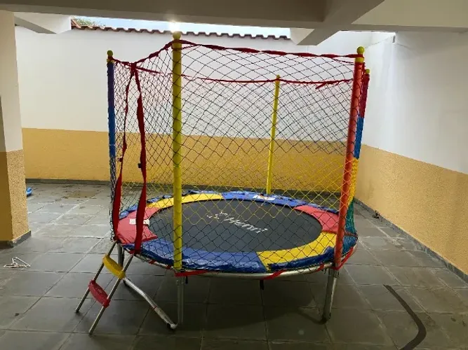 Cama Elástica 2,00m MUITO NOVA