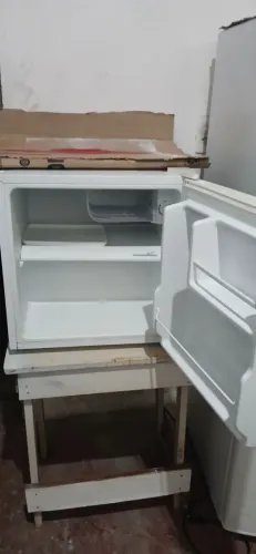 Vendo um frigobar novin pouco tempo de uso 
