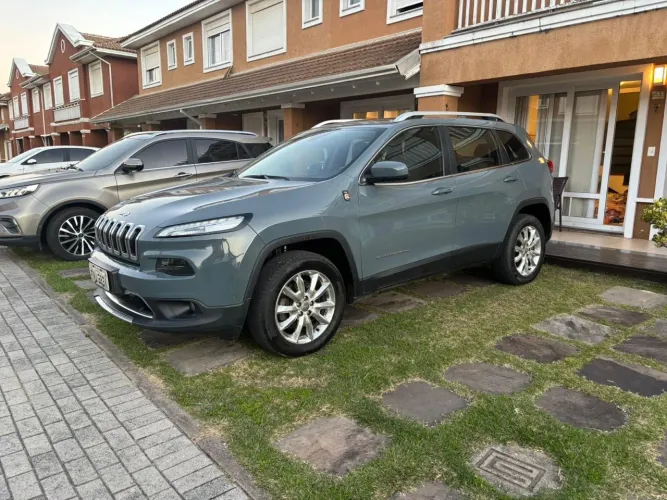 Jeep Cherokee Limited 3.2 4X4 V6 Aut. 2014