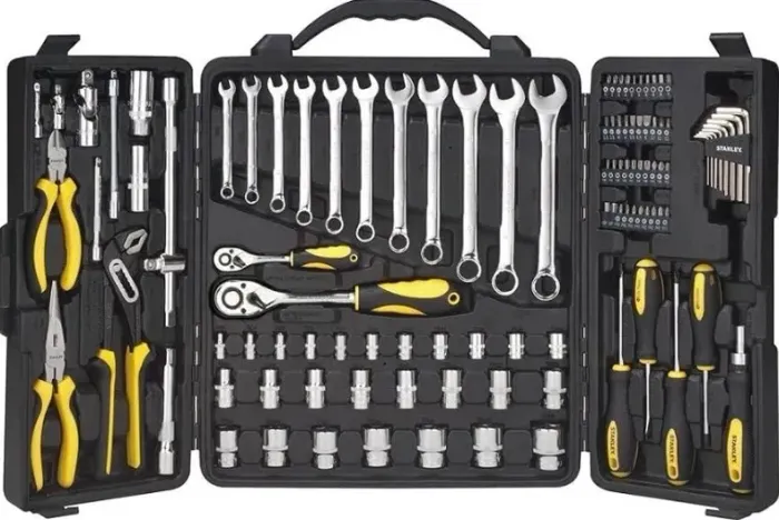 STANLEY Kit de Ferramentas 110 Peças STMT81243 Chave Combinada, Catraca, Alicates