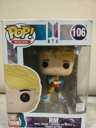 FUNKO POP BTS RM #106 ROCKS - COM CAIXA - COLECIONÁVEL